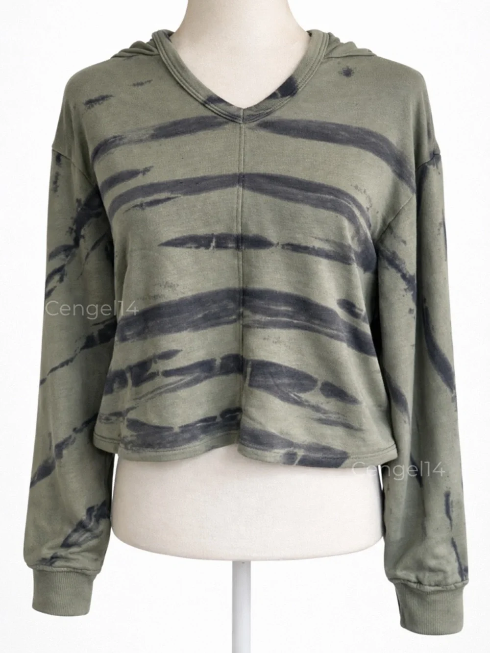Free People Movement Relaxed Cropped Hoodie Sage Blue-Violet Tie Dye M NWOT - Picture 3 of 7